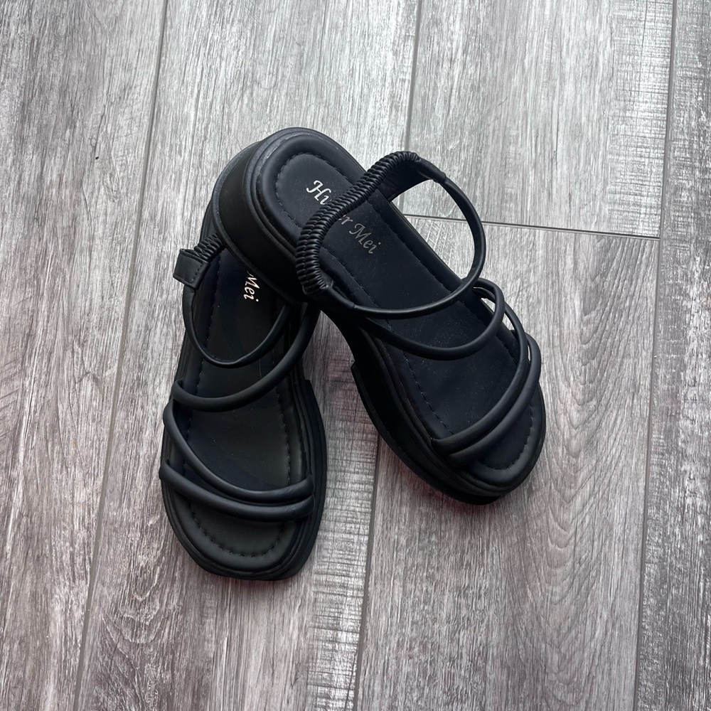 Stylish Black Strappy Sandals